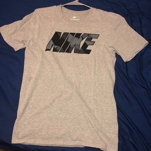Nike Men’s Small Tee